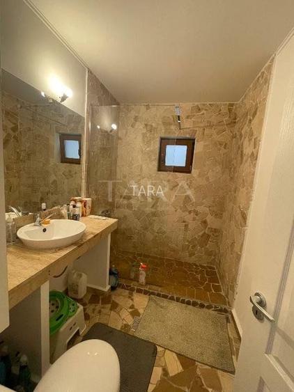 Casă cu două corpuri independente, ideală pentru locuit și închiriere - 3