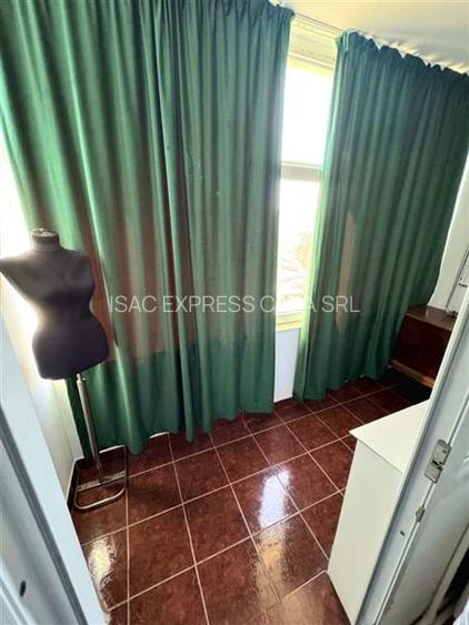 Apartament 2 camere de vanzare - Bld. Primaverii, zona Podu Ros 99.000 euro (neg - 5