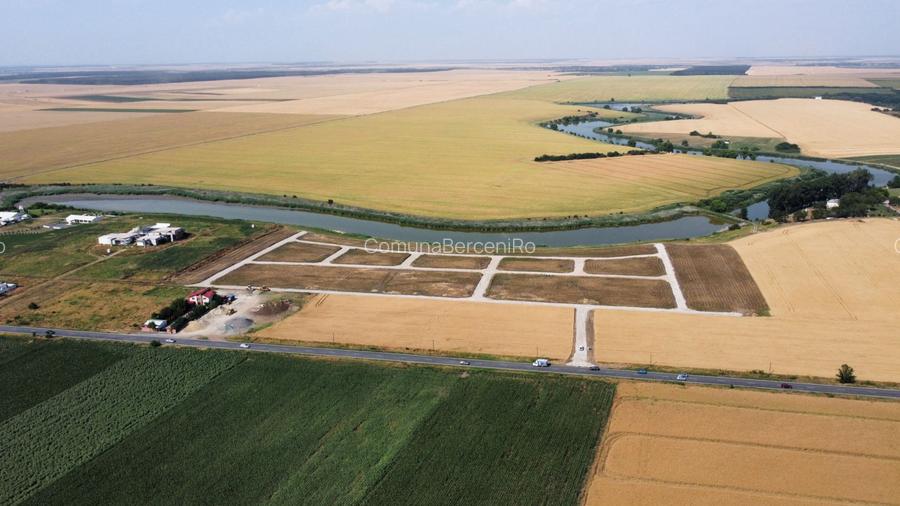 Intravilan In Rate in Frumusani-Pasarea | utilitati gaz, curent | #RG1 - 3