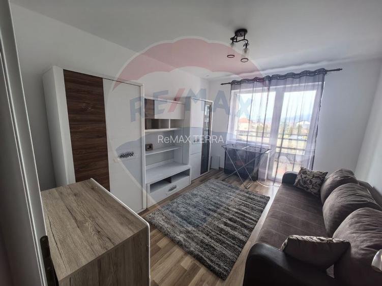 Apartament de închiriat + parcare - 3