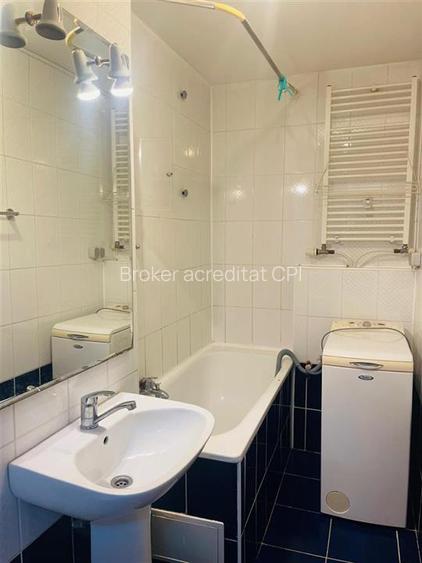 VANZARE GARSONIERA ZONA  MIRCEA VODA NERVA TRAIAN SECTOR 3 - 12