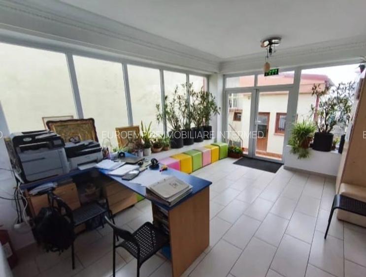 Vilă D+P+1+M de închiriat cu 10 camere, zona Stadion - 3