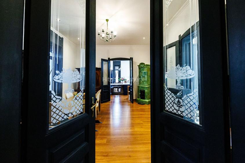 Casa cu Personalitate – Un Amestec Fascinant de Stil Istoric și Contemporan - 3