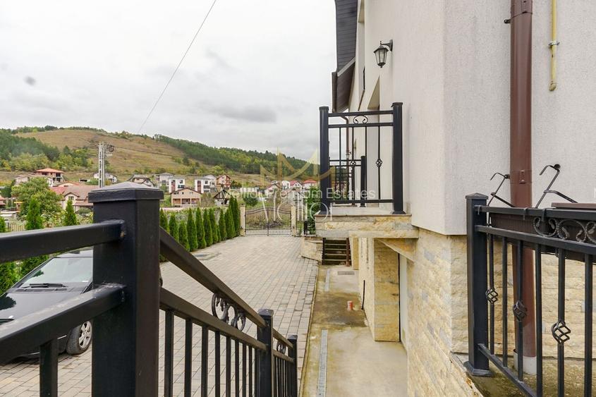 VAND/SCHIMB casa in Campenesti 1000 mp teren 270 mp utili 42 mp terasa - 36