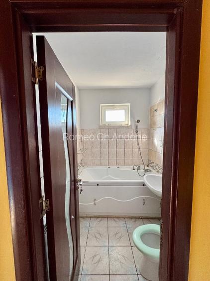 Apartament decomandat 3 camere 70 mp Tomis Nord - 12