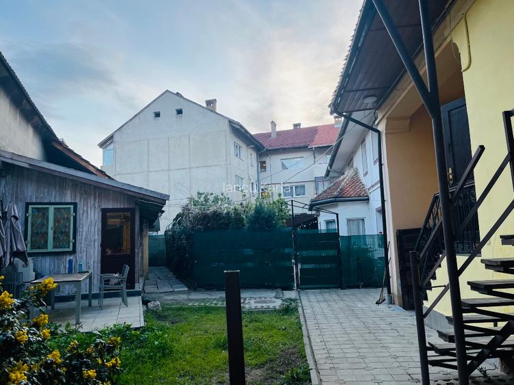 Casă săsească de vânzare – spațioasă, cu beci cu arcade. - 3