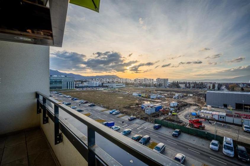 Rafinament urban:terase incantatoare,loc parcare,A Class,Kasper,Coresi,Tractorul - 23