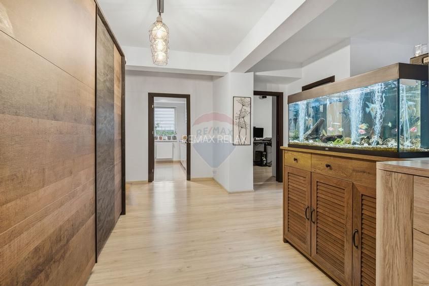 De vânzare Apartament cu 3 camere 83 mp Complex Iris 0% comision - 2