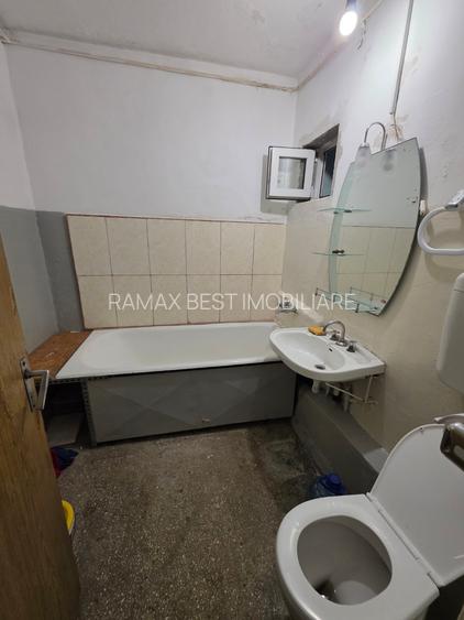 Jean Steriadi, 15 minute metrou 1 Decembrie 1918, pe Buhusi, bloc 1980 - 6