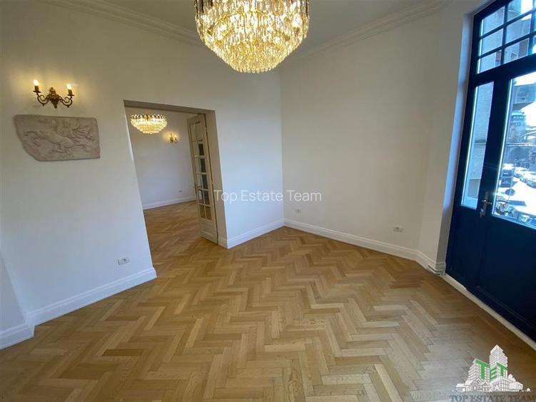 Apartament de vanzare cu 5 camere, imobil consolidat - 9