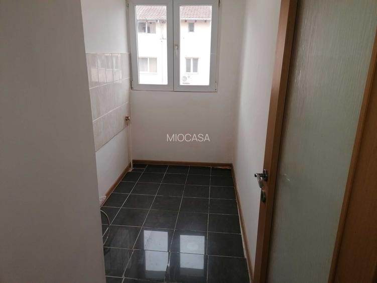 Langa Kaola. Disponibil imediat. Bloc izolat. - 4