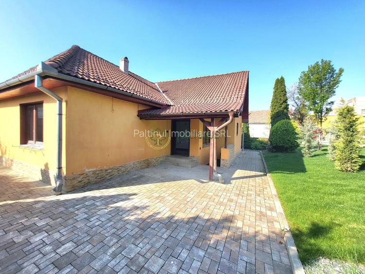 Casă de vânzare în centrul Sibiului – 3 camere și curte privată - 2