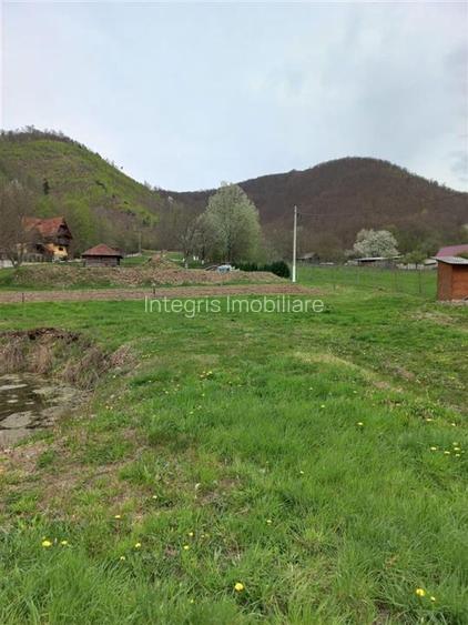 Teren intravilan cu utilitati, zona turistica Bulz,Bihor - 3