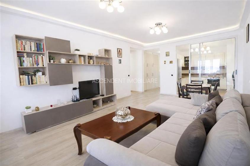 Premium Clasa A, 75mp, luminos, mobilat, echipat, ca nou, panorama, Tractorul, B - 15