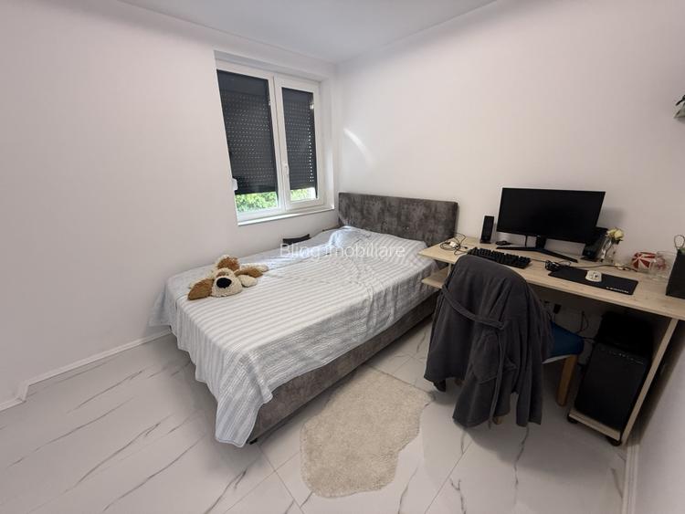 Penthouse - 123 mp utili - 5 camere - 3 bai - 3 parcari - zona Subcetate! - 5