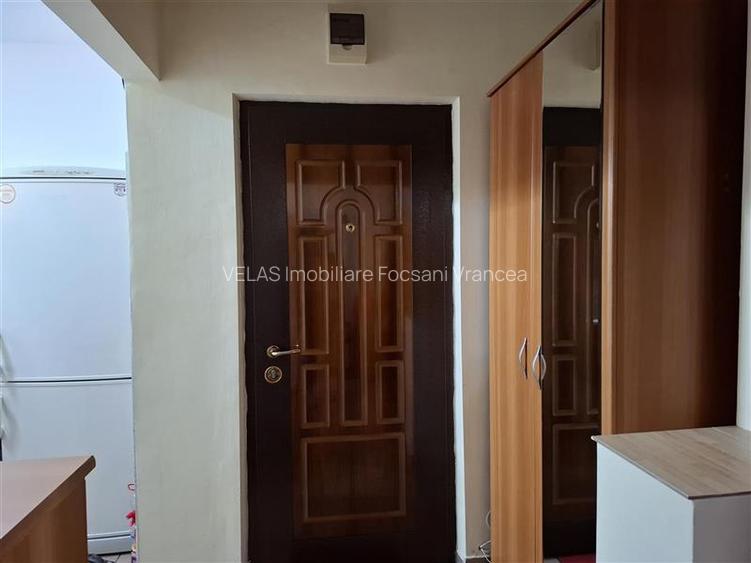 Apartament 2 camere, et 3, CT, mobilat si utilat, Gara - 10