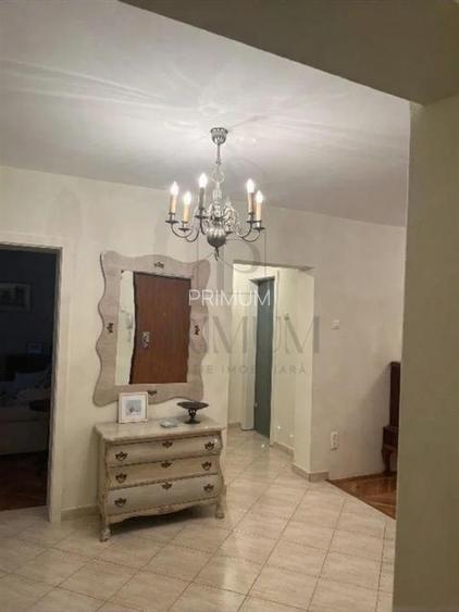 SPITALUL JUDETEAN - ETAJ 1 - BLOC IZOLAT - 4 CAMERE - 2 BAI - 2 BALCOANE - CENTR - 8