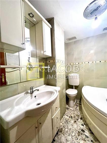 Apartament 3 camere decomandate, etaj 1, str. Narciselor 15, Bacau - 14