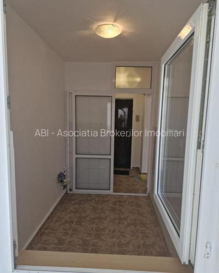 Dristor metrou/Sos Mihai Bravu,garsoniera cf1,bloc 1980/80.000euro - 4