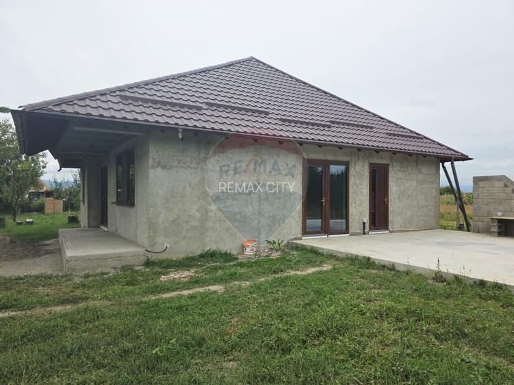 Casă cu livadă și teren generos – Girov - 33