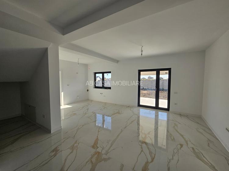 Duplex nou, P+E, 1 apartament la cheie, 1 la alb, Moșnița Veche, comision 0% - 8