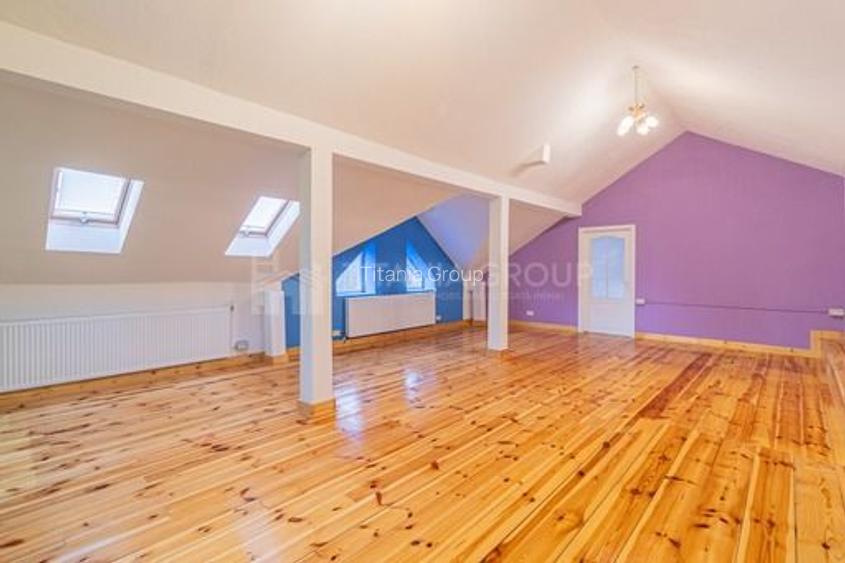 Vila in Poiana Brasov cu teren generos 1600mp, 2 corpuri, comision 0 - 21