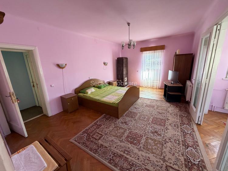 Vilă istorică de vânzare Castel Aura Buzescu Bușteni str. Victoriei nr. 11