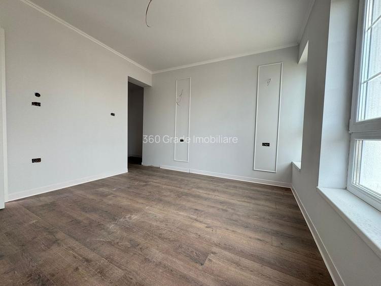 Duplex despartit prin camera tehnica - 4 camere Toate Utilitatile - 7