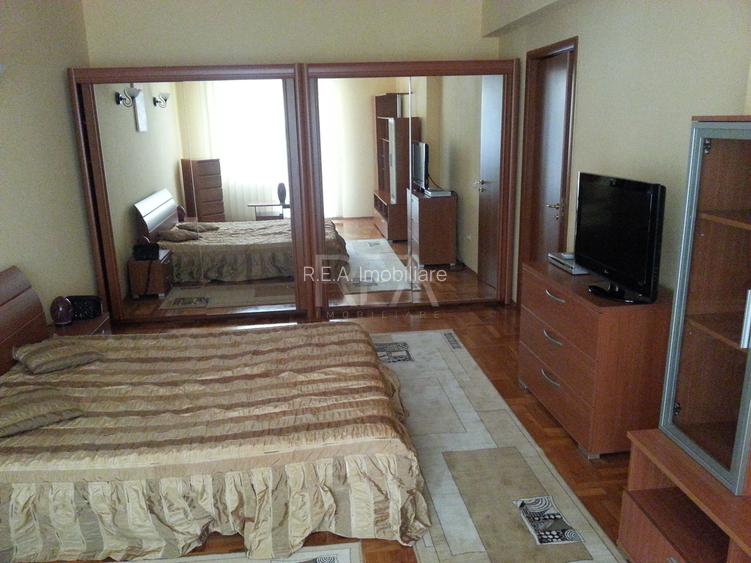 Apartament 3 camere, zona Nordului - 8