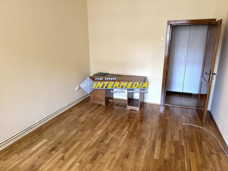 Apartament cu 3 camere Deco Foste proprietati CETATE Piata Finisat Nemobilat - 16