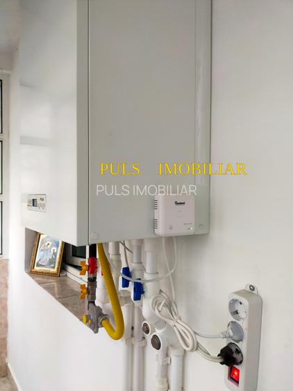 City Mall : Apartament trei camere,două holuri,etaj 2 , gaze , balcon generos - 18