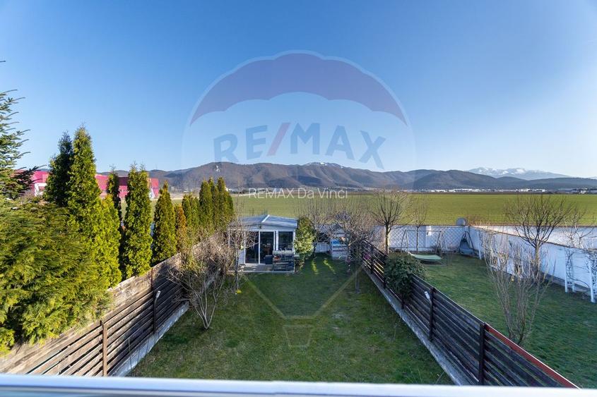 Casă / Vilă cu 4 camere de vânzare în zona Central - 38