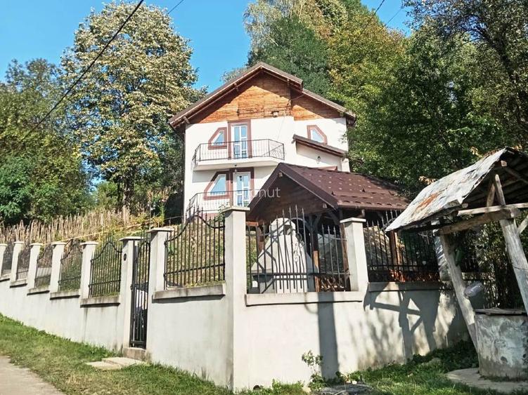 🏡 Casă de vânzare în Bezdead, județul Dâmbovița - 3