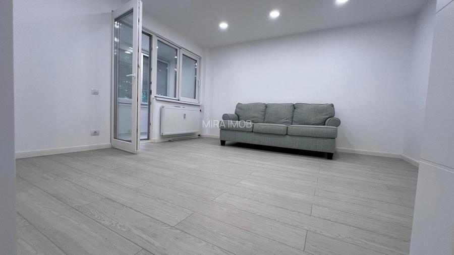 Garsonieră premium, decomandată, 39 mp, renovată complet-Plaza Mall - 2