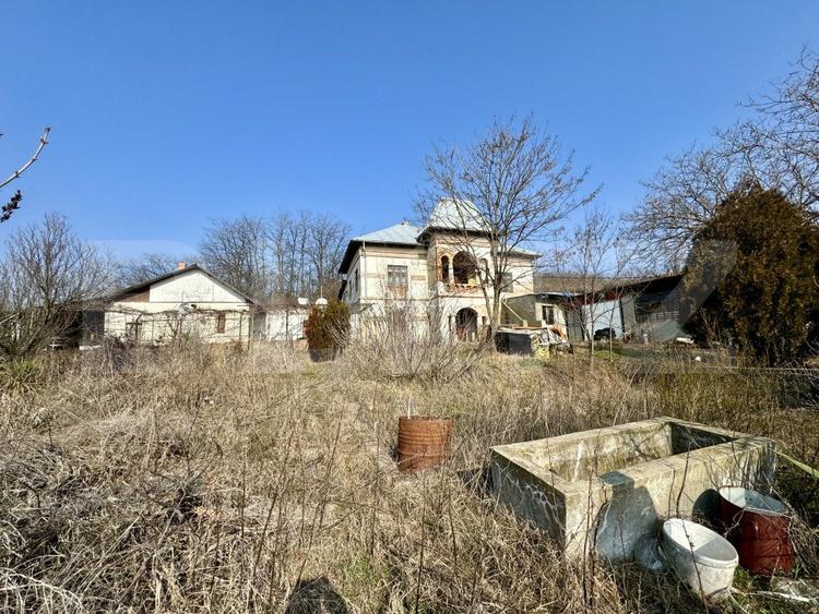 Conac cu teren intravilan 8759 mp, priveliste panoramica, Ciutura - 3