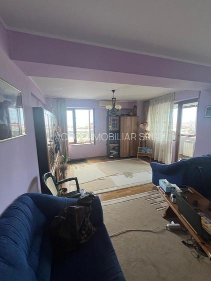 Apartament cu 4 camere FOARTE MARE inel 1 - 2
