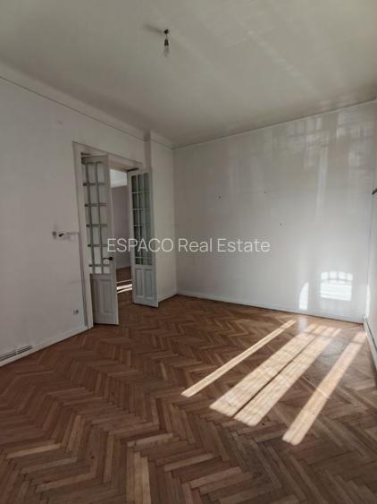 Parter de vila –Aviatorilor | 160 mp | 7 camere | 3 intrări  | Curte - 13