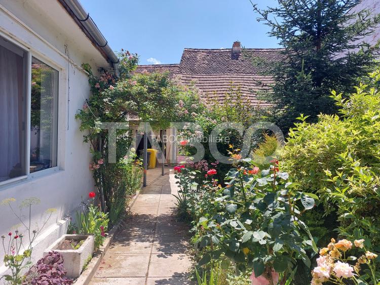 Casa 214 mp utili singur in curte 800 mp teren zona centrala Cisnadie - 3