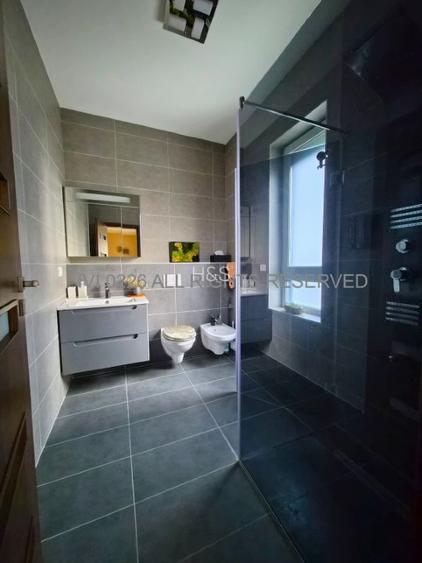 Casă modernă la cheie, intimitate sporită, ansamblu aerisit, zonă centrală - 13