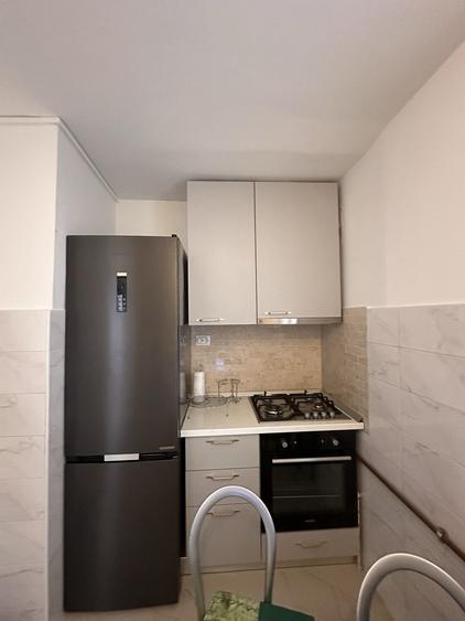 Ap 2 camere metrou Iancului strada Avrig
