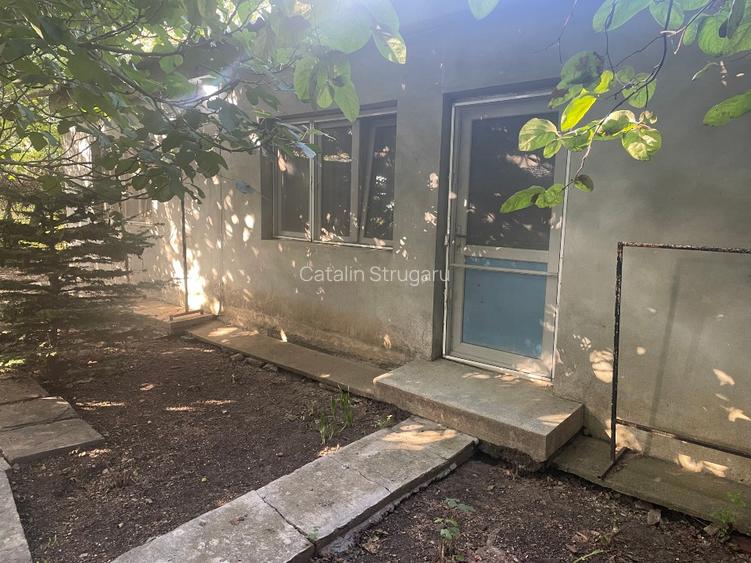 Casă cu 3 apartamente separate, ideală investitie pentru închiriere - 2