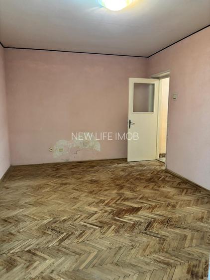 Tomis 2 , 3 camere , etaj 1 - 6