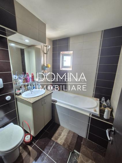 Vanzare apartament 3 camere, situat ULTRACENTRAL, strada Unirii  - 6