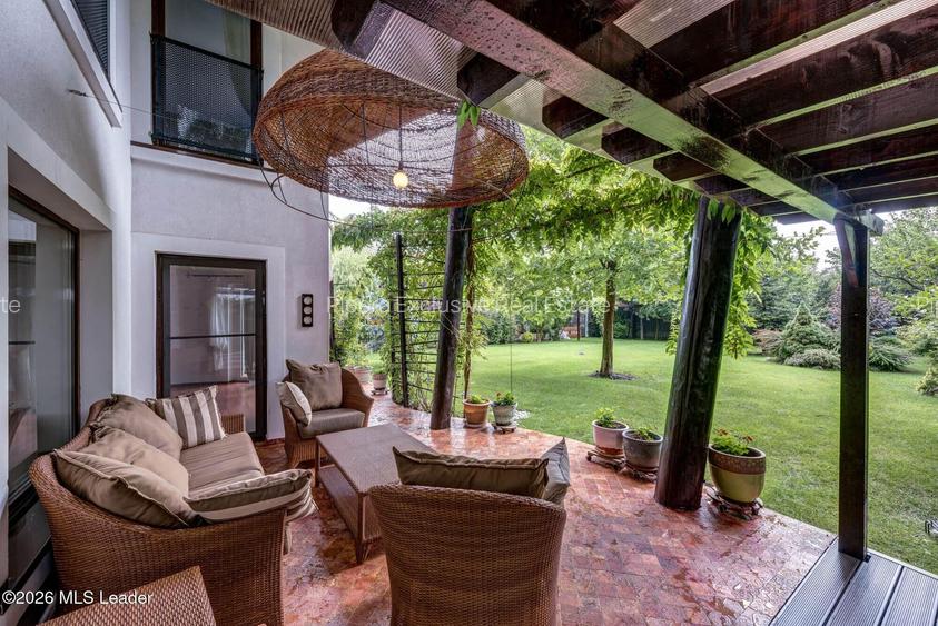 Casă individuală - 860 mp teren, 4 dormitoare si birou - 5