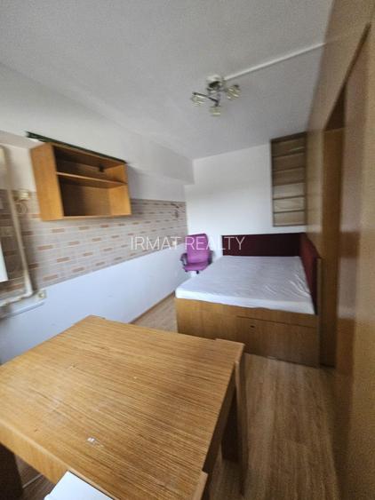 INCHIRIERE GARSONIERA- 9 MAI - 4