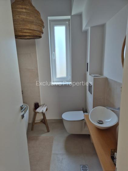 Vila moderna si eleganta in Otopeni, curte amenajata si terase generoase - 10