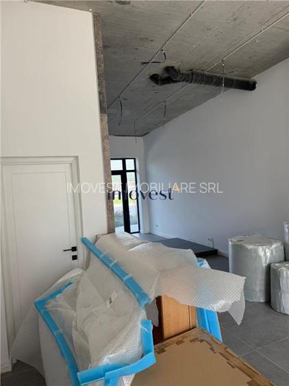 Spatiu comercial cu 3 locuri de parcare in complexul Smarald - 14