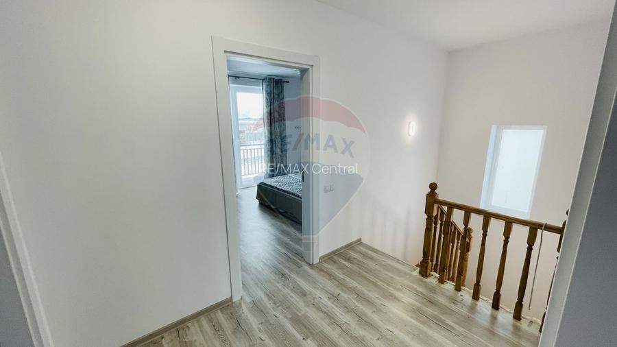 INCHIRIERE Casă / Vilă Cristian - 24