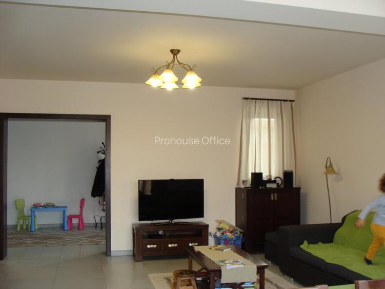 Casa ideală pentru cei care aleg rafinamentul și independența energetică - 10