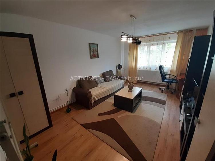 Resita, 2 Cam. Dec., Mobilat+Utilat, Parter Inalt, Micro 4 - 11